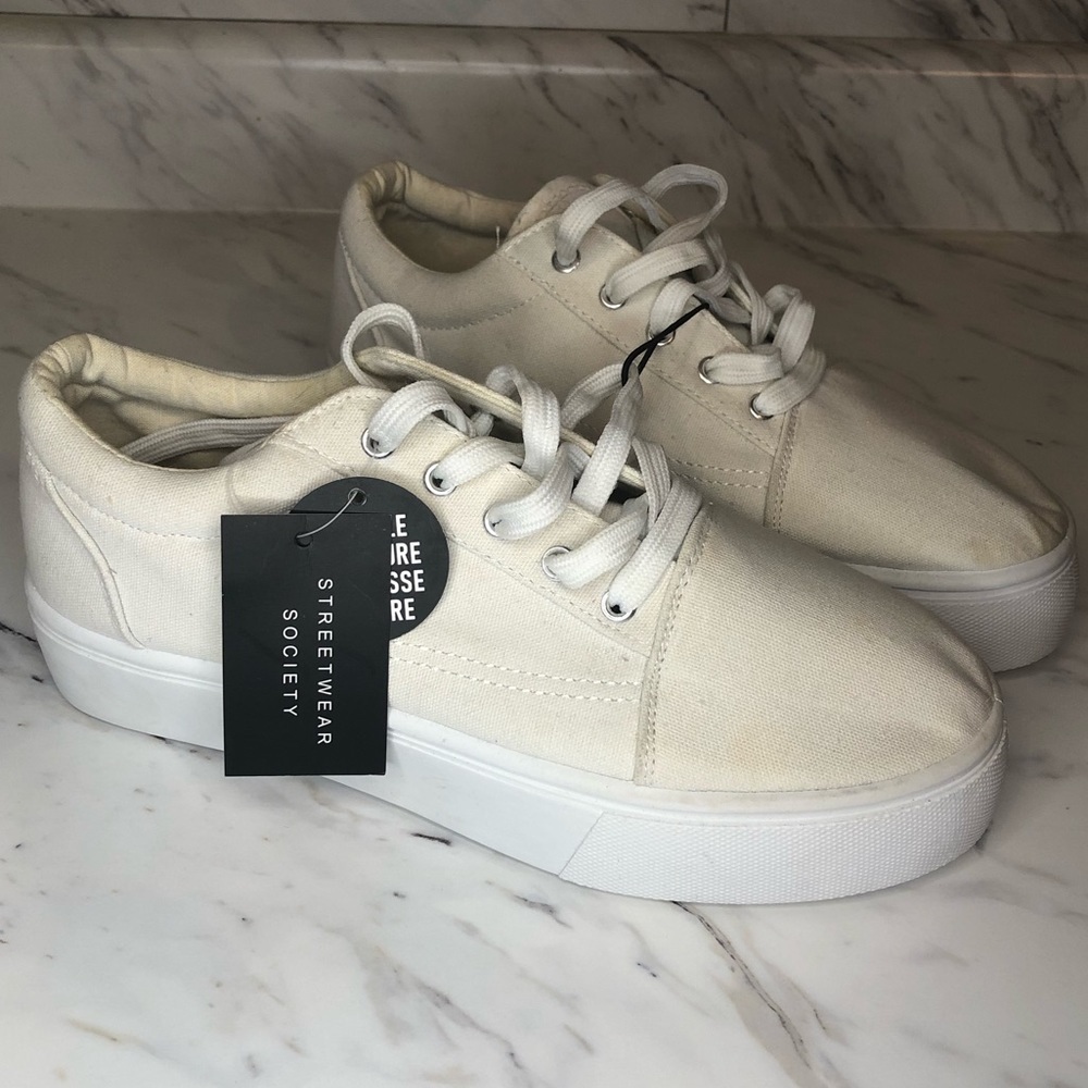 NWT Platform Sneakers - Memory Foam - White - Size 8 - Picture 5 of 9